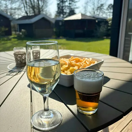 Charming Just 450 M From The Water Ferienhaus *