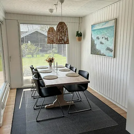 度假居 Charming Just 450 M From The Water *