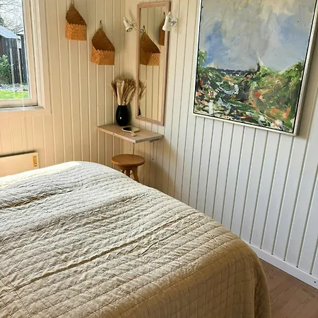 Charming Just 450 M From The Water Ferienhaus