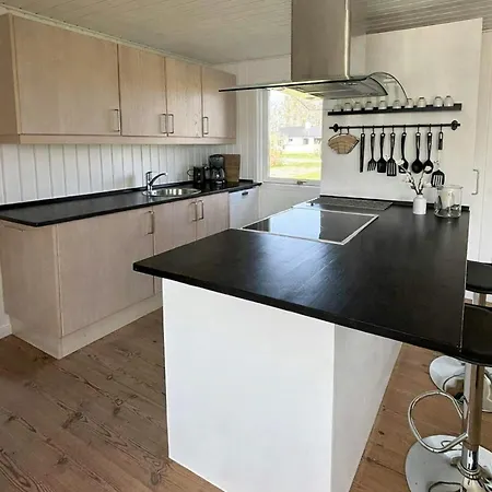 度假居 Charming Just 450 M From The Water *