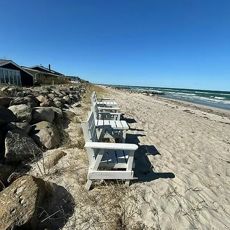 Charming Just 450 M From The Water Ferienhaus